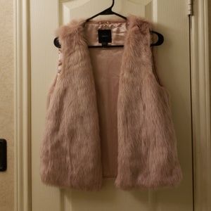 Faux fur dusty rose vest